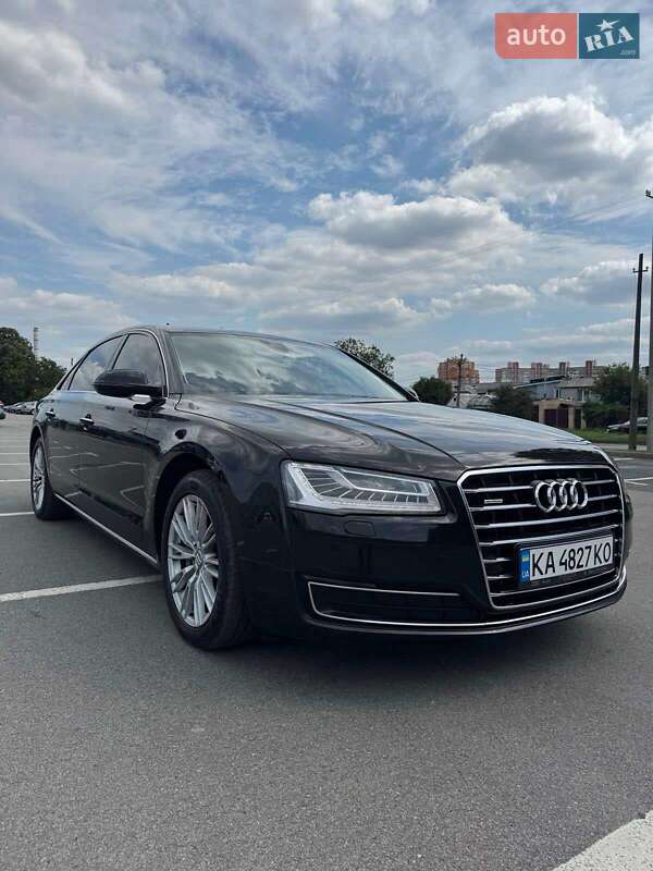 Седан Audi A8 2017 в 