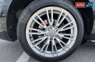 Седан Audi A8 2017 в 