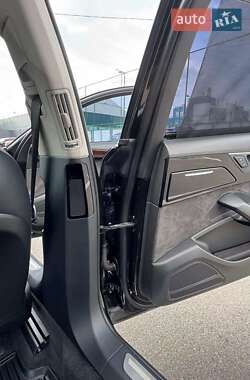 Седан Audi A8 2017 в 