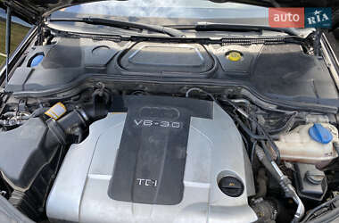 Седан Audi A8 2004 в 