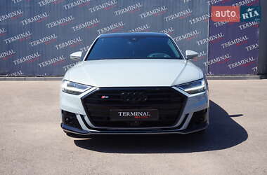 Седан Audi A8 2021 в 