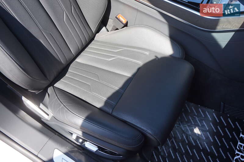 Седан Audi A8 2021 в Одессе