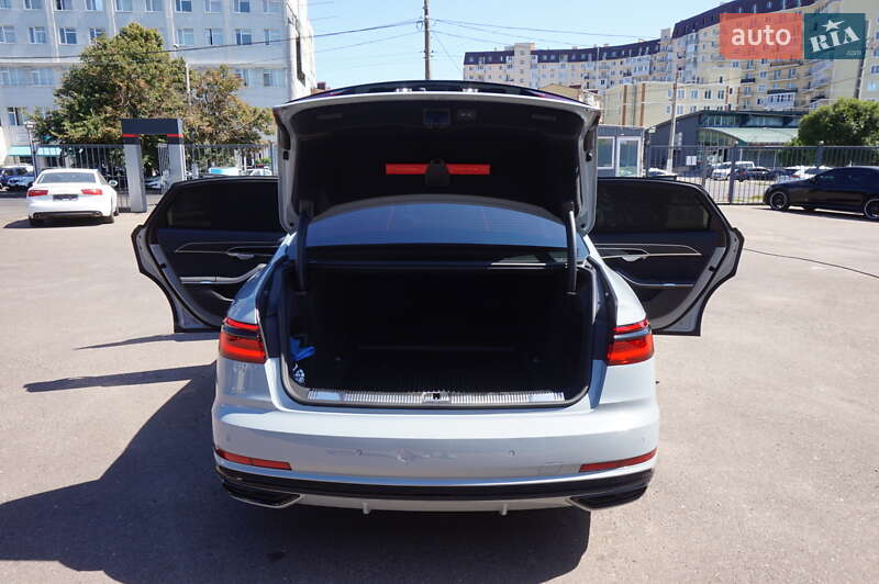 Седан Audi A8 2021 в Одессе