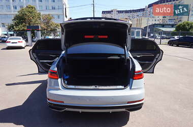 Седан Audi A8 2021 в 