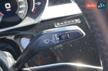 Седан Audi A8 2021 в 