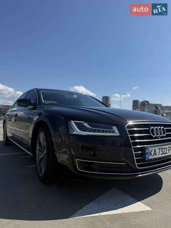 Седан Audi A8 2013 в Киеве