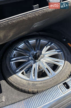 Седан Audi A8 2013 в 