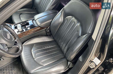 Седан Audi A8 2015 в 