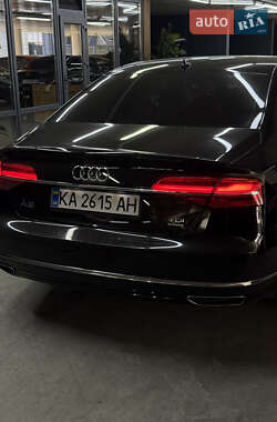 Седан Audi A8 2015 в 