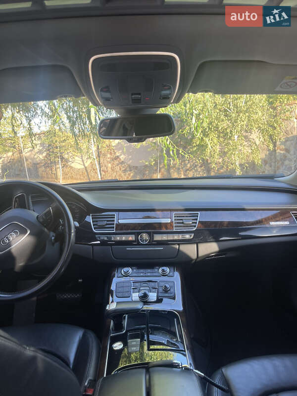 Седан Audi A8 2017 в Одессе
