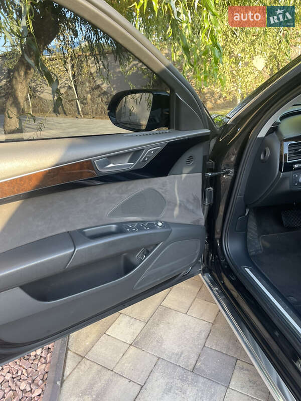 Седан Audi A8 2017 в Одессе