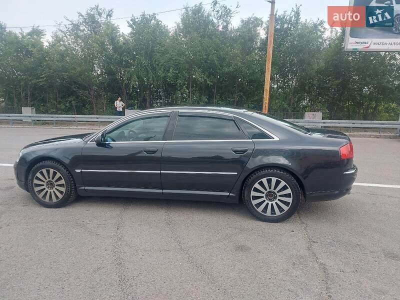 Седан Audi A8 2005 в Днепре