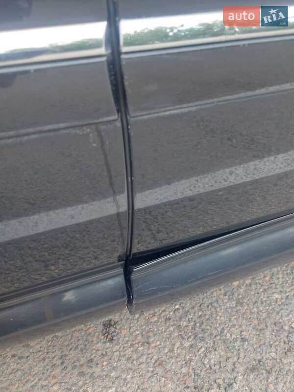 Седан Audi A8 2005 в Днепре