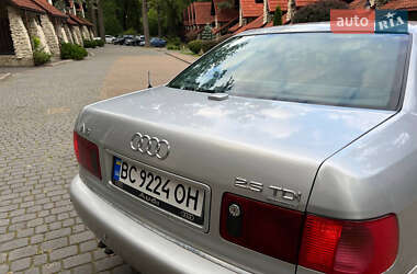 Седан Audi A8 2001 в 
