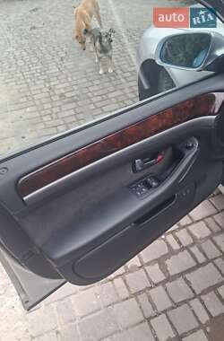 Седан Audi A8 2004 в 