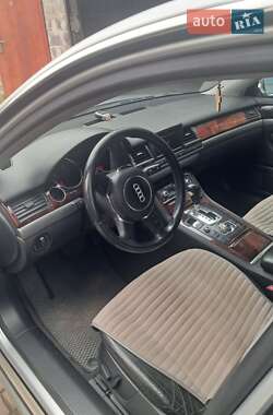 Седан Audi A8 2004 в 