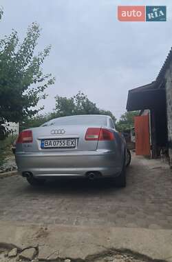 Седан Audi A8 2004 в 