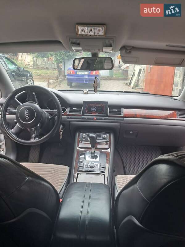 Седан Audi A8 2004 в Первомайске