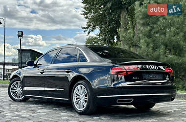 Седан Audi A8 2017 в 