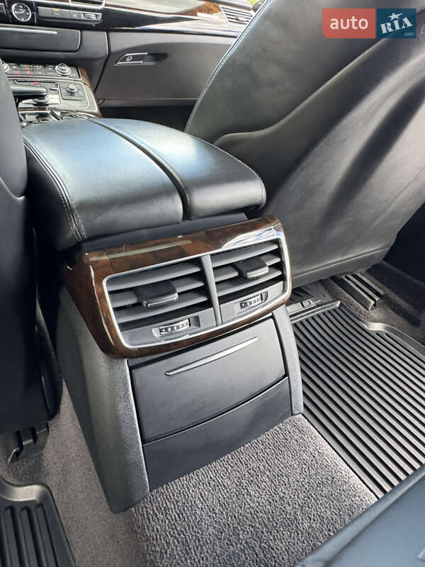 Седан Audi A8 2017 в Киеве