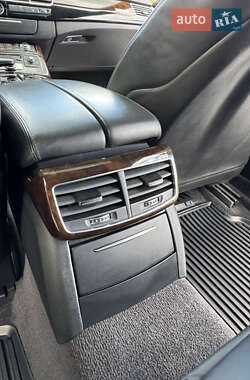 Седан Audi A8 2017 в 