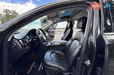 Седан Audi A8 2017 в 