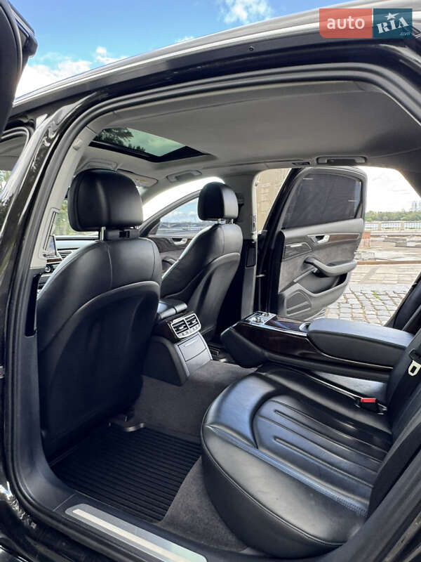Седан Audi A8 2017 в Киеве