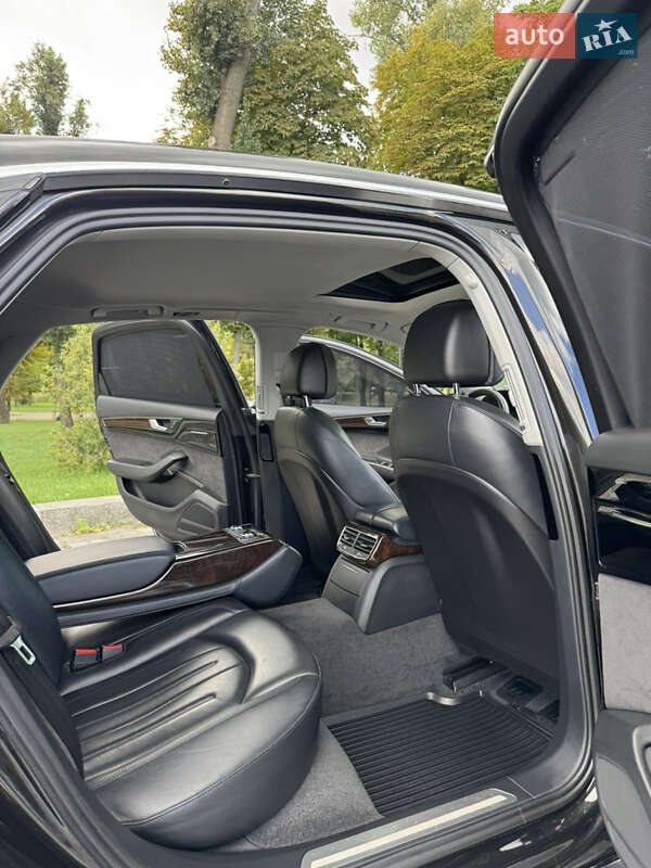 Седан Audi A8 2017 в Киеве