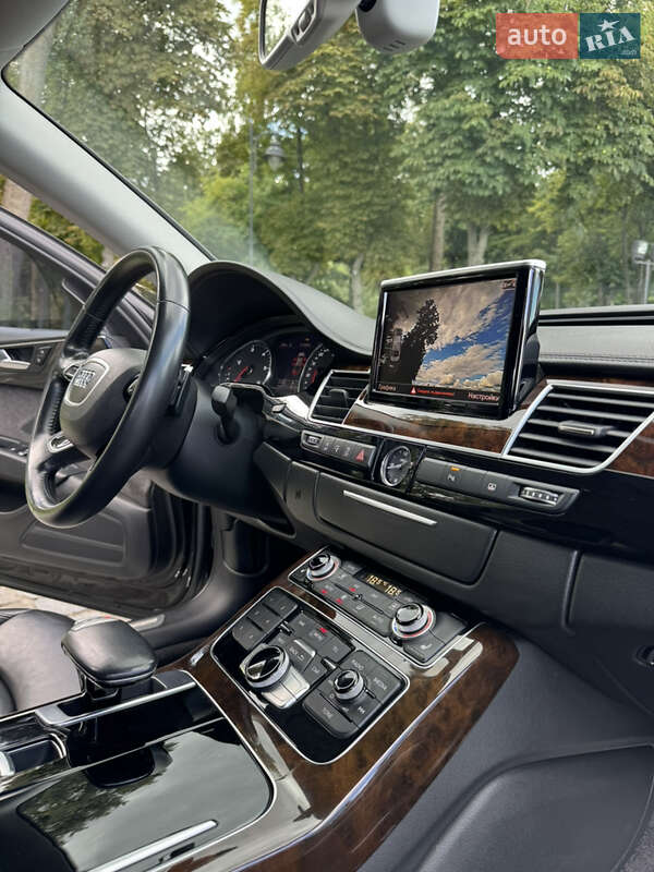 Седан Audi A8 2017 в Киеве