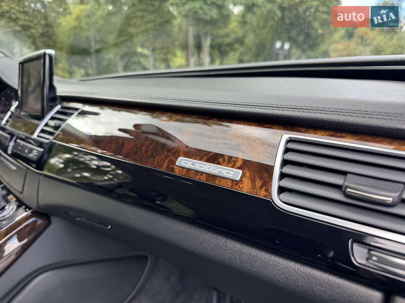 Седан Audi A8 2017 в Киеве