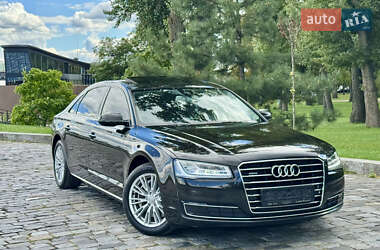 Седан Audi A8 2017 в 
