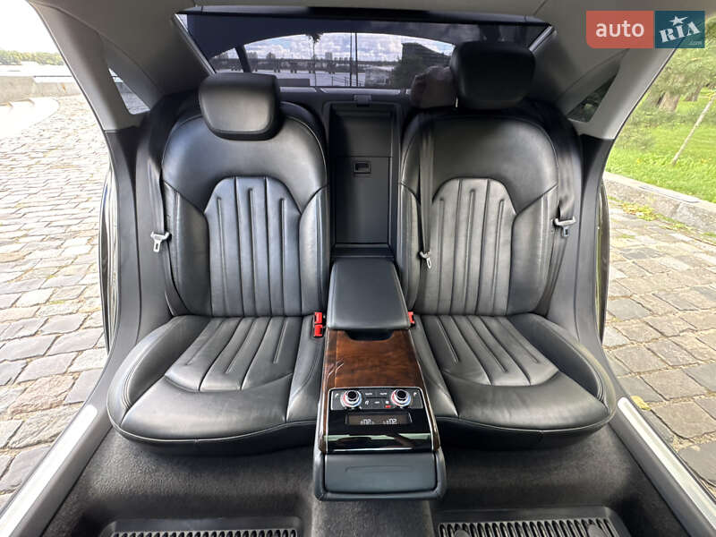 Седан Audi A8 2017 в Киеве