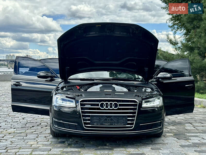 Седан Audi A8 2017 в Киеве