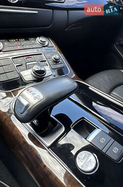 Седан Audi A8 2017 в 