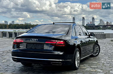 Седан Audi A8 2017 в 