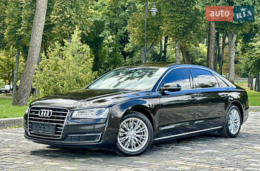 Седан Audi A8 2017 в 
