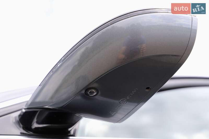 Седан Audi A8 2015 в Дрогобичі