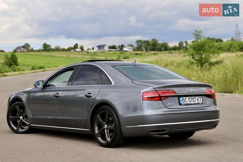 Седан Audi A8 2015 в Дрогобичі