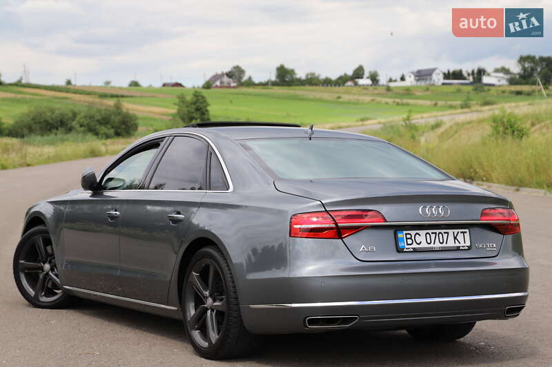 Седан Audi A8 2015 в Дрогобичі