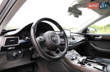 Седан Audi A8 2015 в 
