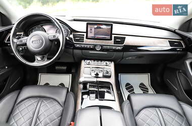 Седан Audi A8 2015 в 