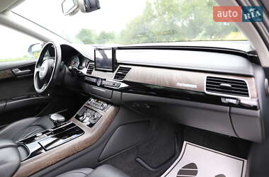 Седан Audi A8 2015 в 