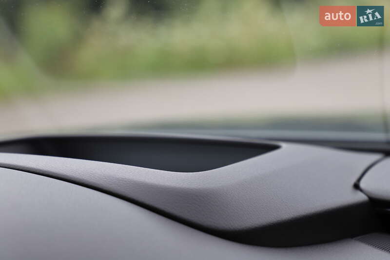 Седан Audi A8 2015 в Дрогобичі