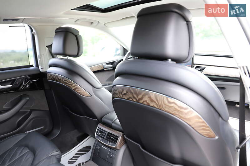 Седан Audi A8 2015 в Дрогобичі