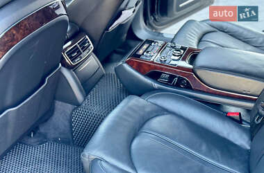 Седан Audi A8 2011 в 