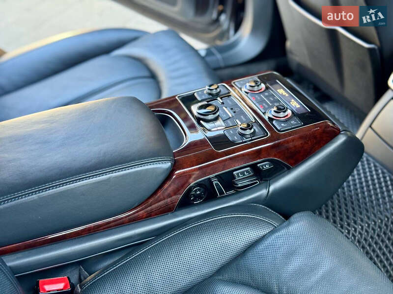 Седан Audi A8 2011 в Житомире