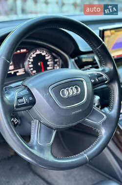 Седан Audi A8 2010 в 