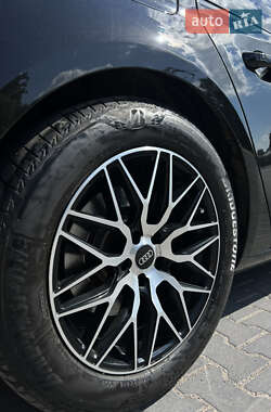 Седан Audi A8 2010 в 