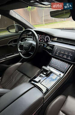 Седан Audi A8 2017 в 