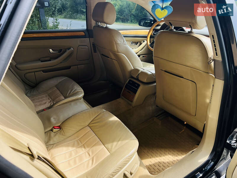 Седан Audi A8 2004 в Борщеві